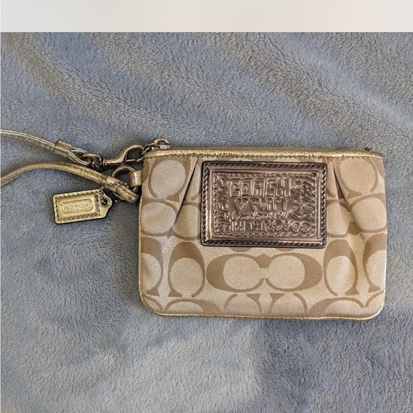 Coach Poppy Tan Logo Print Wristlet - Picture 1 of 3